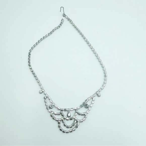 Vintage Clear Crystal Floral Shaped Bib Necklace Clip on Earrings Sets - Picture 10 of 12